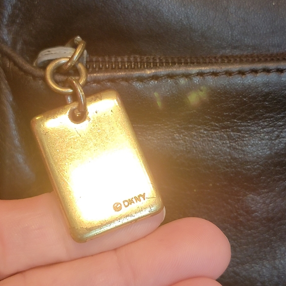 DKNY ♡ Sweet Vintage Genuine SOFT Black Leather Swivel Convertable Backpack Bag - Picture 15 of 17